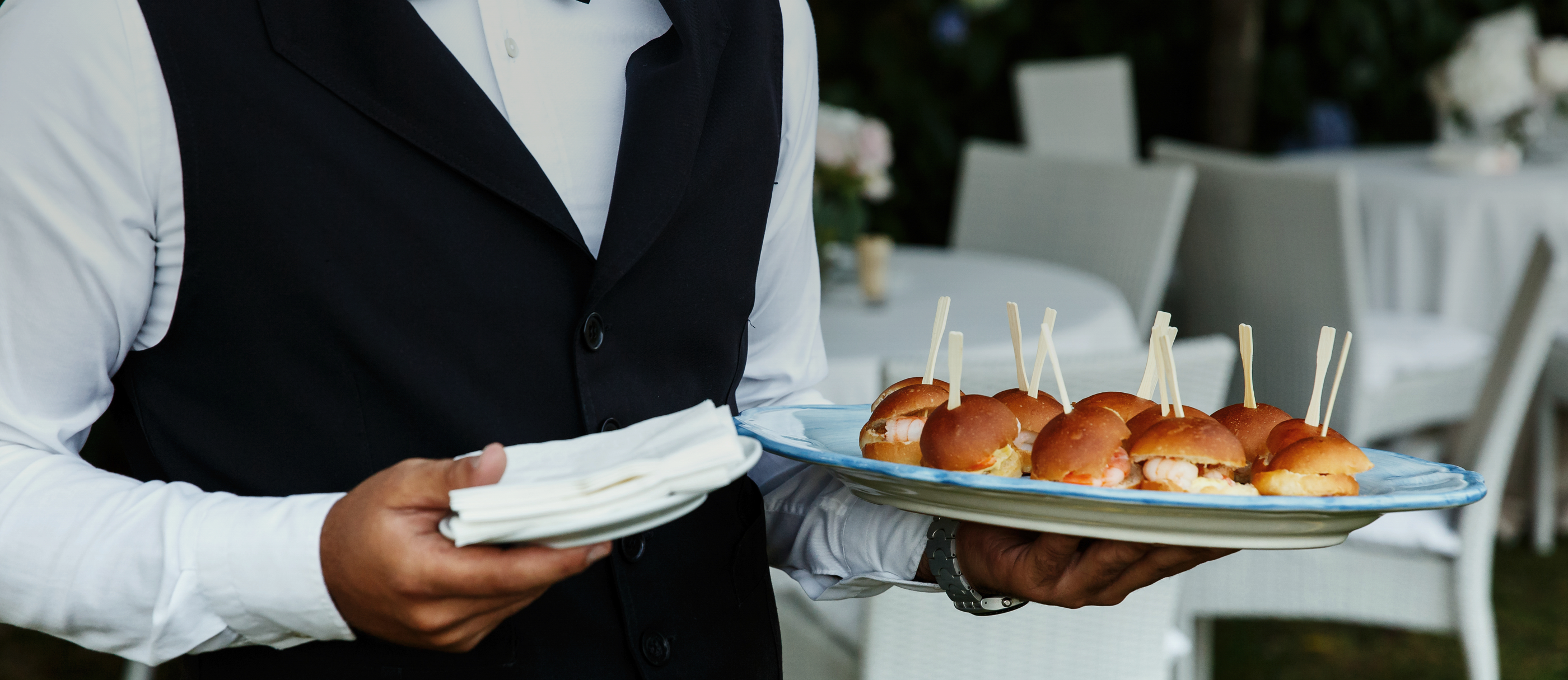خطوات وقواعد تساعد مضيف المطعم على تقديم أرقى مستويات الخدمة | iHORECA - Culinary & Chefs HUB