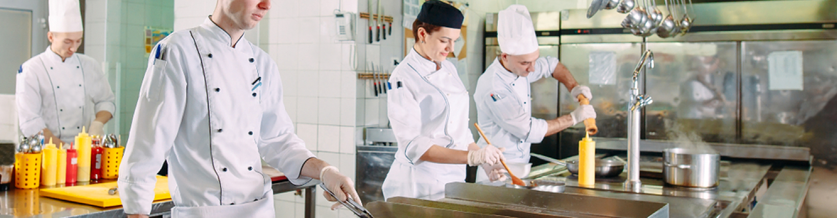 ٦ نصائح لخلق أجواء عمل مثالية بين الطهاة في المطابخ التجارية Ihoreca By Horeca Star